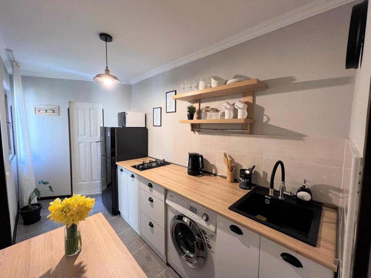 Griboedov Apartment Tbilisi Buitenkant foto