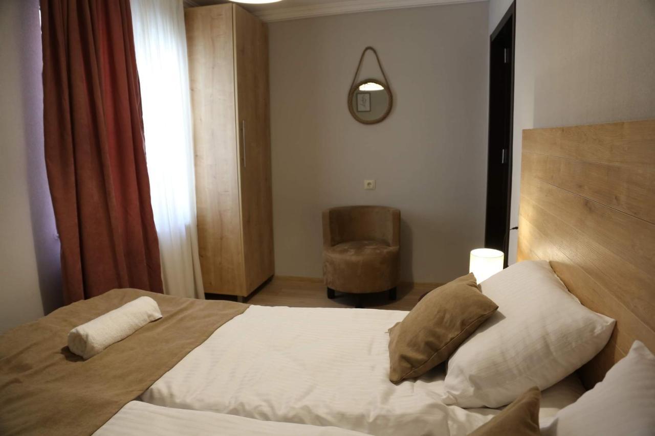 Griboedov Apartment Tbilisi Buitenkant foto